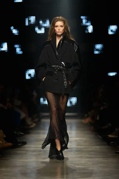Look 7